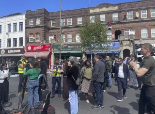 Tensión en Londres: Abuchean al  primer ministro Starmer tras ataque a judíos