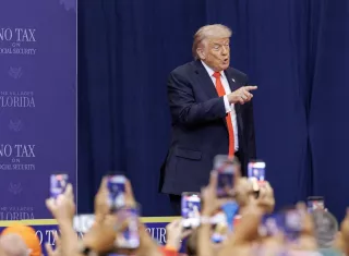Trump amenaza con tomar el control de Cuba “casi de inmediato”