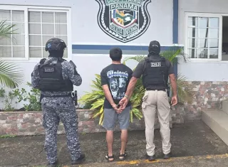 Machete en mano, sujeto ataca a hombre y mujer en Burunga