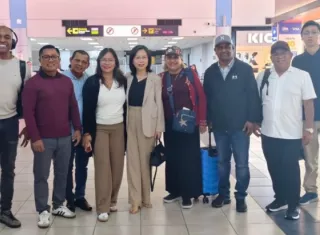 Diputados agarran maletas pa’ China y el viaje levanta ruido
