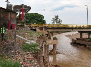 Venezuela cierra totalmente por 15 días el puente fronterizo con Colombia