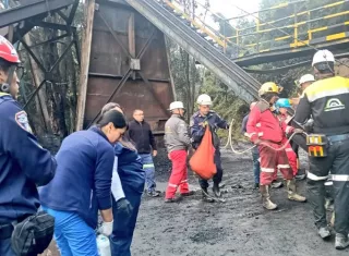 Nueve mineros muertos y seis rescatados tras explosión en el centro de Colombia