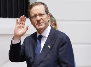Presidente de Israel ensalza libertad de navegación en el Canal frente a Ormuz