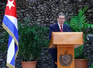La Habana denuncia medidas “brutales” de Washington contra Cuba