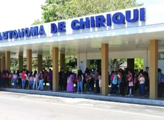 No hay plata para pagar en la Unachi. Rectora pide auxilio al MEF 
