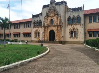 El malestar aumentó tras conocerse que a la profesora Yamileth Urriola le notificaron el pasado viernes su desvinculación como directora encargada del plantel. 