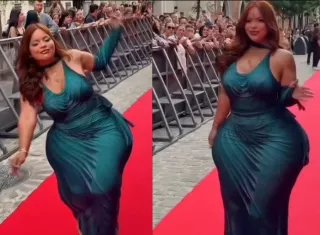 Gracie Bon se fue la... en la alfombra roja de Netflix