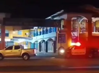 Discute con una chica y el hermano de ella casi lo mata de un tiro
