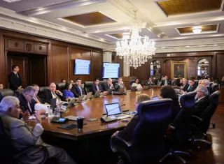 Gobierno aprueba salida de Claro y traspaso de 70 MHz a Cable & Wireless