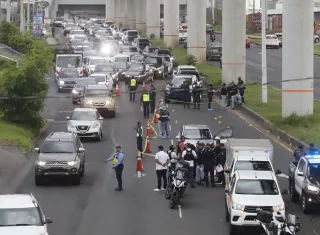 Tres órdenes de aprehensión giradas por doble crimen en vía Domingo Díaz