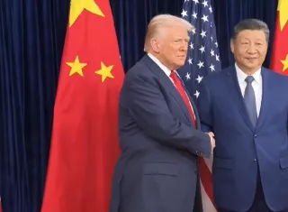 Probablemente, Washington y Pekín consideren más factible anunciar acuerdos que aumenten las importaciones chinas de grano estadounidense, especialmente soja, algo que tendría un impacto positivo entre los agricultores. Foto. EFE