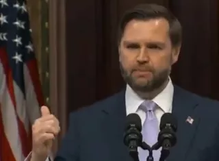 JD Vance indicó que mantuvo este miércoles conversaciones telefónicas con Steve Witkoff y Jared Kushner, los enviados de la Casa Blanca para negociar con Irán, así como con aliados de Estados Unidos en el mundo árabe, a los que no quiso identificar. Foto. @GovMikeDeWine