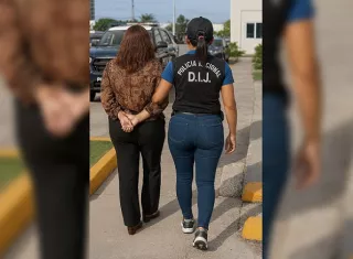 La mujer fue aprehendida el pasado 30 de abril, junto con otros dos exdirectivos del plantel.  Imagen: PN