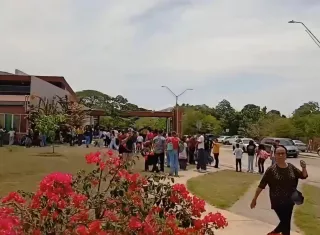 Como medida preventiva, los estudiantes fueron desalojados del plantel.  /  Foto: Thays Domínguez