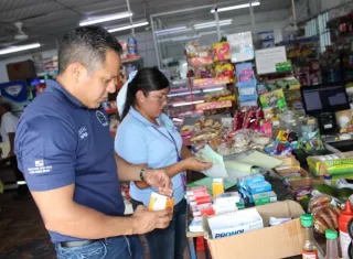 Los propietarios de los locales comerciales inspeccionados fueron citados para la aplicación de las sanciones.  / Foto: Eric Montenegro