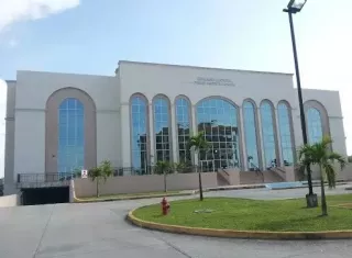 También dispuso como pena accesoria la prohibición del porte y uso de armas de fuego. 