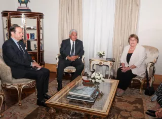 El presidente José Raúl Mulino recibió este lunes en el Palacio de las Garzas a la exmandataria chilena Michelle Bachelet.