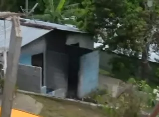 El cadáver quedó calcinado dentro de la vivienda.