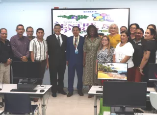 Las capacitaciones abarcan herramientas como Canva, Gemini, NotebookLM e Inteligencia Artificial Generativa, con talleres prácticos enfocados en la creación de recursos educativos y proyectos interdisciplinarios. También se trabajarán estrategias de innovación y aprendizaje continuo.