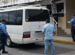 Entre las infracciones más comunes aparecieron conductores circulando sin póliza vigente, choferes que no portaban licencia de conducir, llantas lisas y casos de desacato.