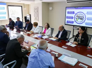 La rectora, Dra. Nicolasa Terreros Barrios, llegó acompañada de su equipo de trabajo para exponer los principales requerimientos presupuestarios