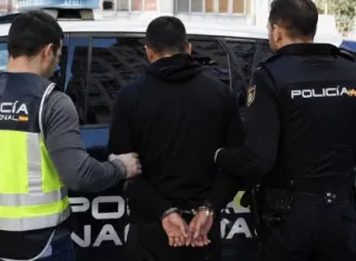 Valencia Escobar fue ubicado y arrestado en la Plaza de Santa Ana. Foto: IA