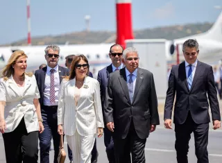 El mandatario llegó a Atenas acompañado de la primera dama, Maricel Cohen de Mulino, y fue recibido por autoridades griegas y representantes diplomáticos de ambos países