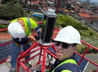Los oficiales náuticos utilizan herramientas digitales para evaluar el oleaje y las corrientes desde el origen de cada nave,