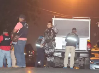 Según las investigaciones, los hoy condenados, junto a otros sujetos armados, irrumpieron en una residencia donde se encontraba una familia y realizaron múltiples detonaciones contra los presentes. 