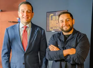 El embajador de Estados Unidos, Kevin Marino Cabrera se sentó en el podcast de Oli Meza y habló de su vida,, de política y la influencia maldita. 