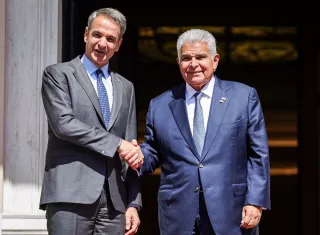 El presidente José Raúl Mulino y el primer ministro de Grecia, Kyriakos Mitsotaki.
