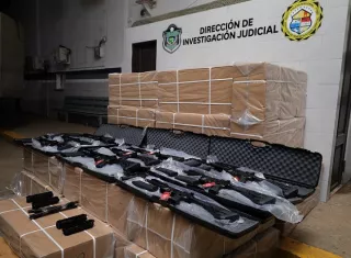 Se investiga este hallazgo, para ubicar a los responsables de este tráfico de armas.  /  Foto: PN