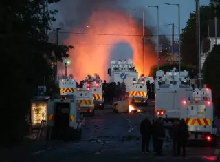 Belfast trata de recuperar la normalidad tras los disturbios más violentos