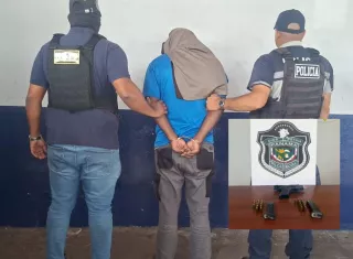  El ciudadano mantenía el permiso de posesión legal del arma vencido.  /   Fotos: Diómedes Sánchez