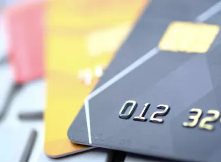 Al cierre de abril de 2026, el saldo de tarjetas de crédito en el sistema bancario alcanzó los 2,977 millones de dólares. Foto: Pexels