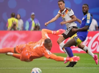 Jamal Musiala anota uno de los goles de la selección de Alemania. Foto: EFE