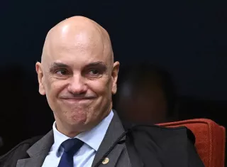 El magistrado Alexandre De Moraes es el primero de los cuatro jueces de la Primera Sala del Tribunal Supremo que decidirán sobre el caso de Eduardo Bolsonaro. Foto. EFE