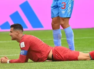 Cristiano Ronaldo en el suelo durante el partido de Portugal ante República Democrática del Congo. Foto: EFE