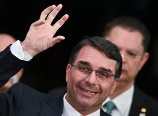 En diciembre del año pasado, Flávio Bolsonaro anunció que será candidato a la presidencia de Brasil por el ultraderechista Partido Liberal, tras haber recibido la bendición de su padre. Foto. EFE