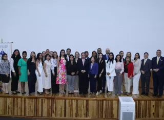 Los 27 profesionales provienen de distintas universidades y regiones del país. 