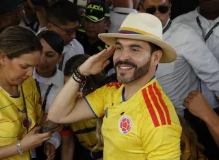 Abelardo Las encuestas de intención de voto para esta segunda vuelta dan en primer lugar a De la Espriella, que tiene el apoyo del presidente estadounidense, Donald Trump. Foto. EFE