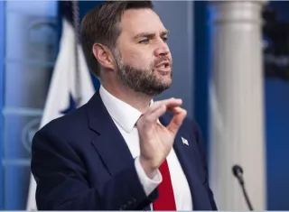  JD Vance, aseguró que "los fondos no se descongelarán a menos que sigamos observando avances, lo cual será, sin duda, un aspecto clave de la negociación en los próximos días". Foto. EFE