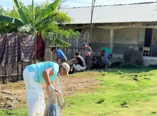 Con la medida de limpieza se busca eliminar los criaderos de mosquitos. Foto. Cortesía