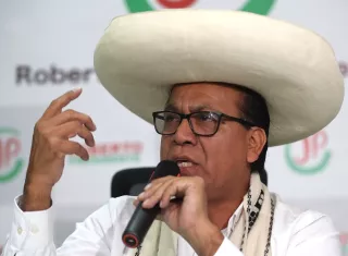 Sánchez denuncia "un fraude en desarrollo" en Perú y no reconocerá a Fujimori