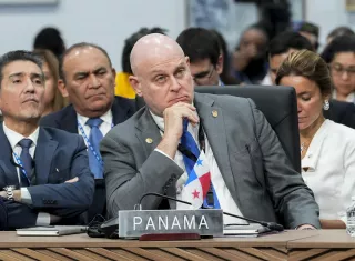 El viceministro de Asuntos Multilaterales y Cooperación de Panama, Carlos Guevara Mann, asiste al segundo día de la 56ª Asamblea General de la Organización de los Estados Americanos (OEA) este martes, en Ciudad de Panamá (Panamá). 