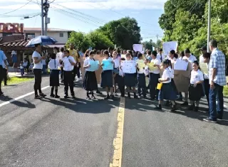 La Escuela Ernestina Sucre Falcón cuenta con una matrícula aproximada de 150 estudiantes, ofrece educación desde preescolar hasta duodécimo grado y representa el único colegio disponible en todo el distrito de Pocrí. Foto. Thays Domínguez