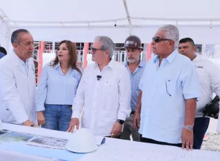 Durante el recorrido, acompañado por el ministro de Salud, Fernando Boyd Galindo, el mandatario José Raúl Mulino, verificó el progreso del proyecto. En el recorrido participó la primera dama Maricel de Mulino. 
