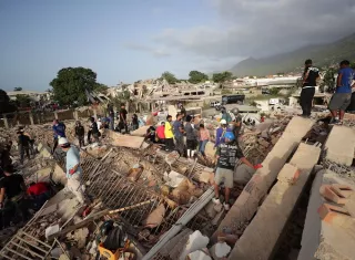 Hasta el momento, 3,238 personas heridas, así como 3,142 familias damnificadas. Foto. EFE