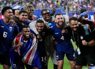 La sorprendente Cabo Verde clasificó en el segundo lugar del grupo H. 