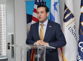 El embajador de Estados Unidos en Panamá, Kevin Marino Cabrera